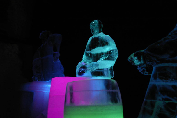 la pesca en lofoten - aquГ se muestra del hielo en el hielo mágico (svolvaer.) - Foto, imagen