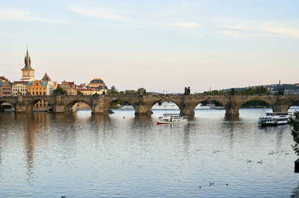 Kilátás a széles Moldva folyóra - Fotó, kép