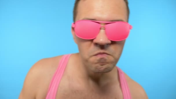 Loop video. GIF art design. Stylish freak in pink glasses shouts wow.  - Πλάνα, βίντεο