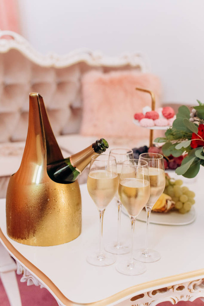 festive set champagne ice gold blur light - Photo, image