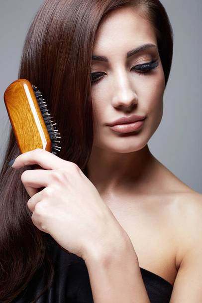 beauty portrait of beautiful woman with healthy Hair - Zdjęcie, obraz