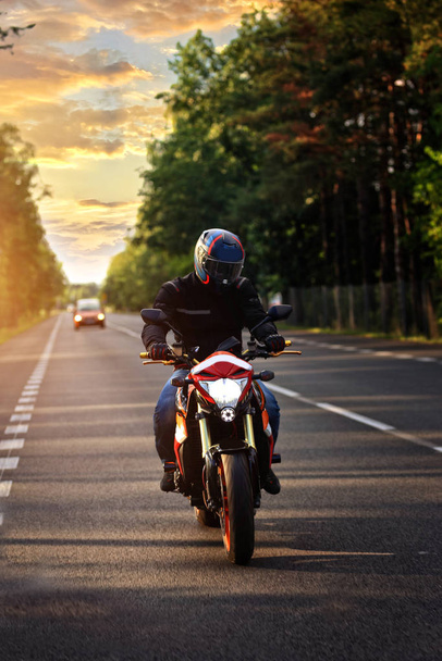 motocyklový výlet na krásný letní den - Fotografie, Obrázek