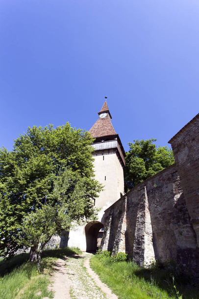 Biertanisch befestigte Kirche in Siebenbürgen - Foto, Bild