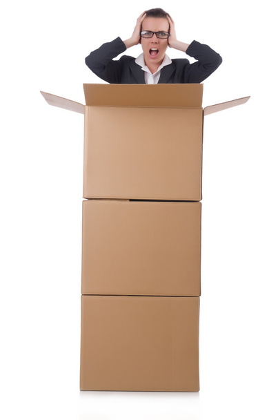 Mujer mujer de negocios con cajas en blanco
 - Foto, imagen