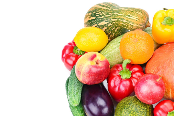 Obst und Gemüse isoliert auf weißem Hintergrund. Freiraum - Foto, Bild