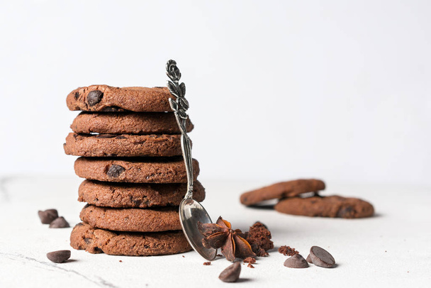 Chocolate chip cookies for tasty break - Foto, immagini