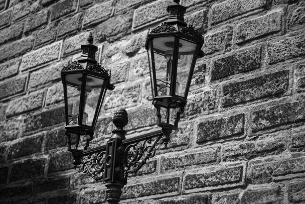 lampione progettato a Praga
 - Foto, immagini