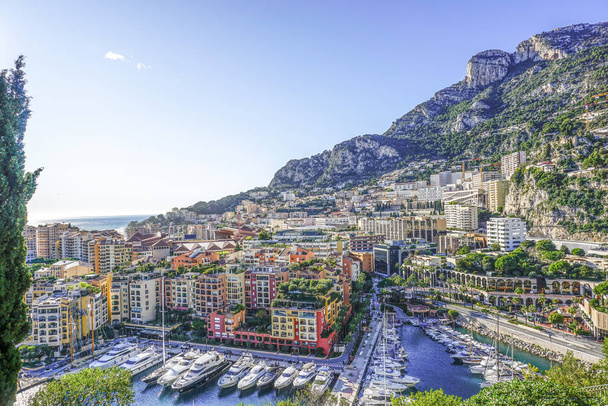   Vessünk egy pillantást Monaco új szomszédságára, a Monacói Hercegségre..                              - Fotó, kép