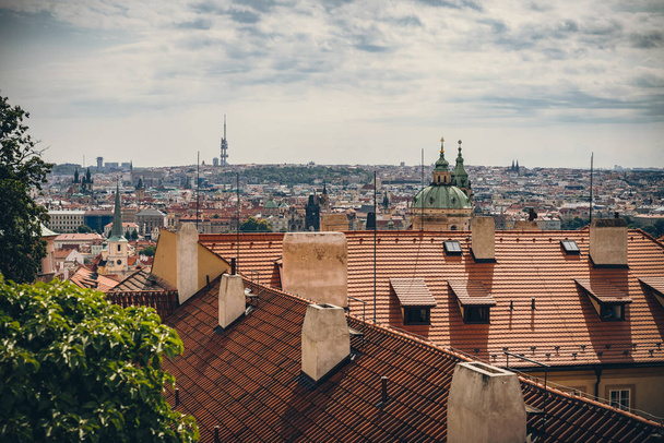 Widok z lotu ptaka Praga Republika Czeska z zamku. - Zdjęcie, obraz