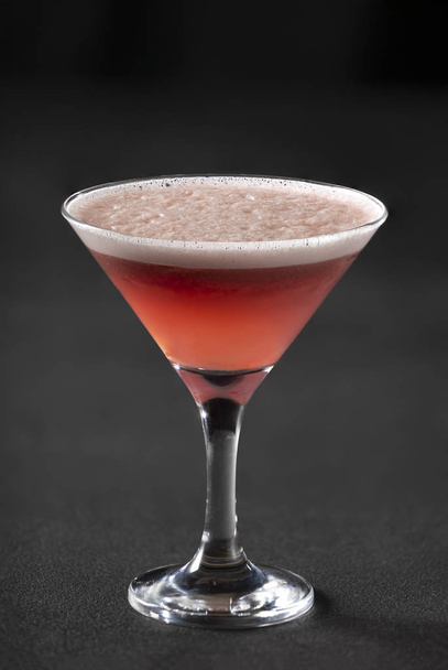 recipe, raspberry, grenadine, name, juice simple syrup club soda, original strawberry cocktail, holiday cocktail bar - Foto, imagen