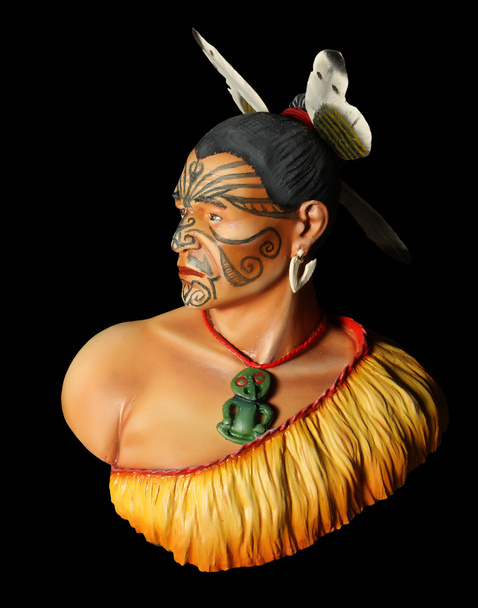 Guerreiro Maori esculpido
 - Foto, Imagem