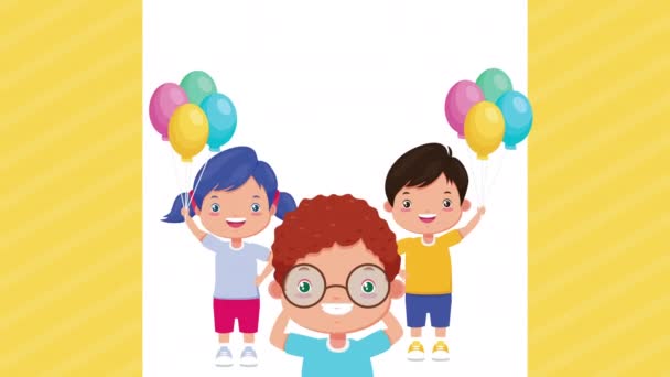słodkie małe dzieci z balonami hel znaków - Materiał filmowy, wideo