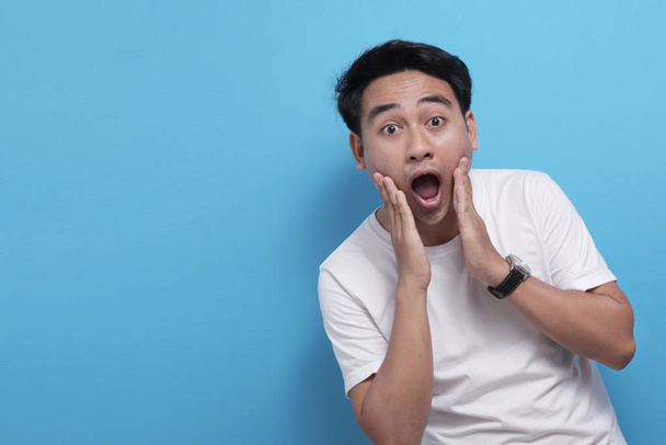 Funny Asian Man Shock With Open Mouth - Fotoğraf, Görsel