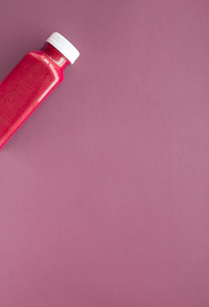 Entgiftung Superfood Erdbeer Smoothie Flasche für Gewichtsverlust sauber - Foto, Bild