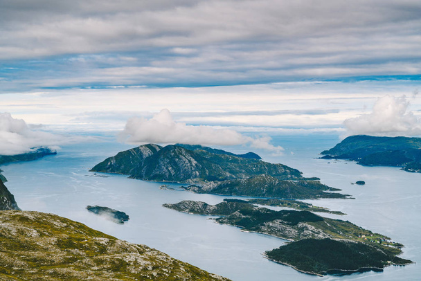 Trilha de caminhada em Nordfjord. Noruega, Europa - Foto, Imagem