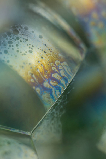 Abstrakce mýdlové bubliny velmi blízko s pohybem a různými barvami - Fotografie, Obrázek