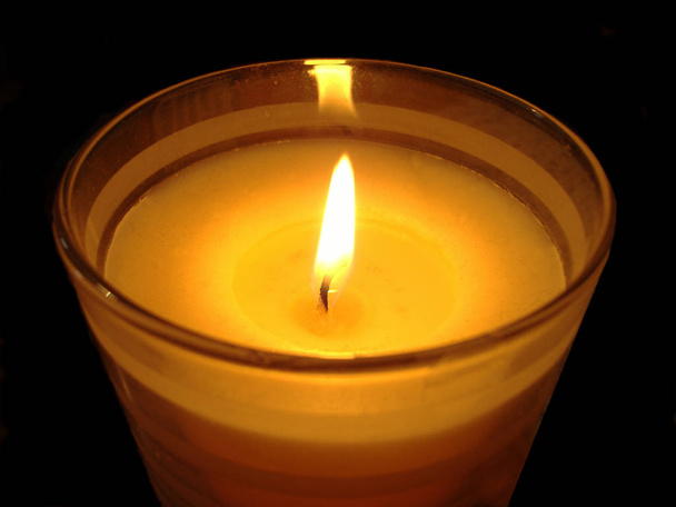 candle in the dark - Foto, Bild
