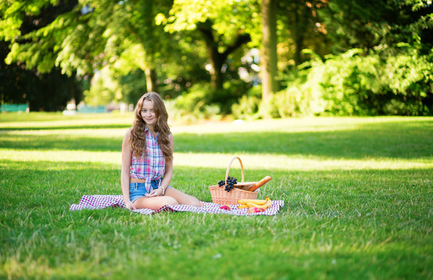 Girl in park - Fotografie, Obrázek