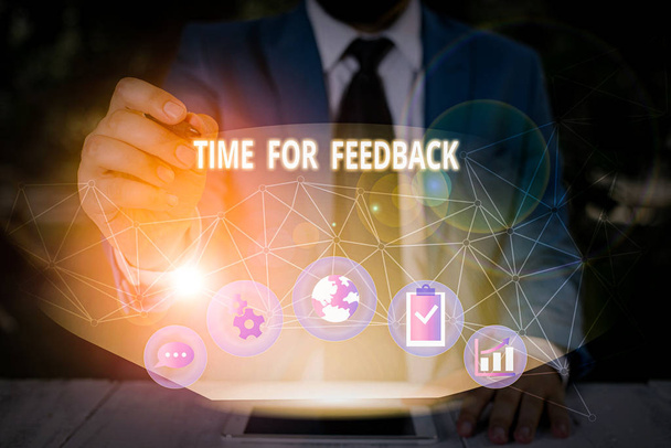 Parola di scrittura del testo Tempo per il feedback. Business photo showcase Necessità di rispondere o dare critica su qualcosa Valutazione
 - Foto, immagini