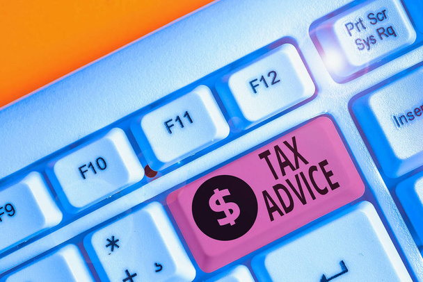 Σήμα κειμένου που εμφανίζει Φορολογικές Συμβουλές. Business photo showing tax agent service με προηγμένη κατάρτιση και γνώσεις φορολογικού δικαίου - Φωτογραφία, εικόνα