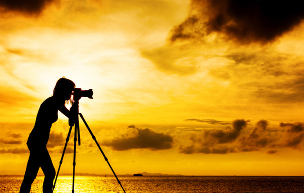 silueta fotografku při západu slunce - Fotografie, Obrázek
