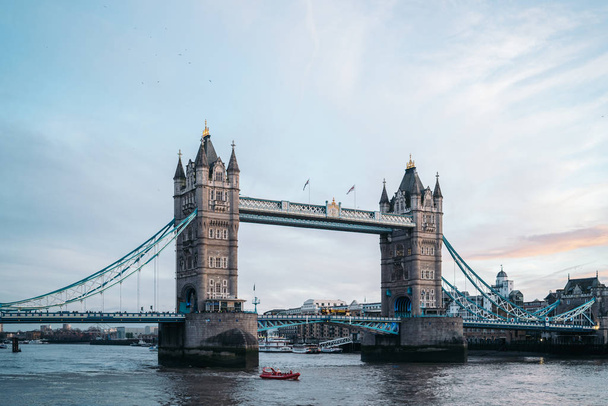 Londýn Anglie, pohled na Tower Bridge a řeku Temži. - Fotografie, Obrázek