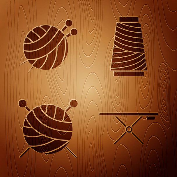 Set Tabla de planchar, bola de hilo con agujas de punto, bola de hilo con agujas de punto e hilo de coser en carrete sobre fondo de madera. Vector
 - Vector, imagen