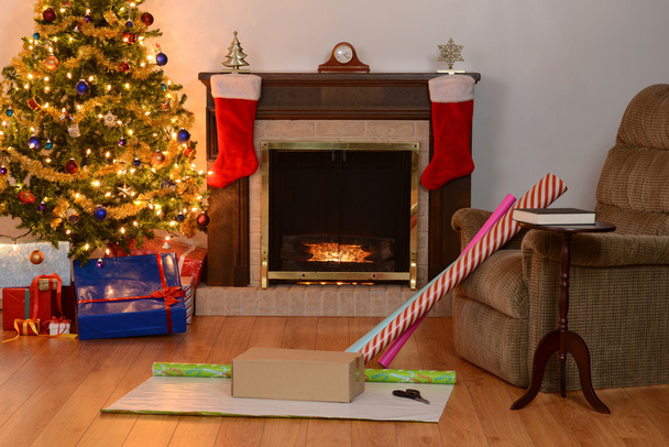 Christmas home scene wrapping presents - Valokuva, kuva