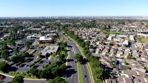 Légi felvétel a lakóövezetről Irvine, Kalifornia - Felvétel, videó
