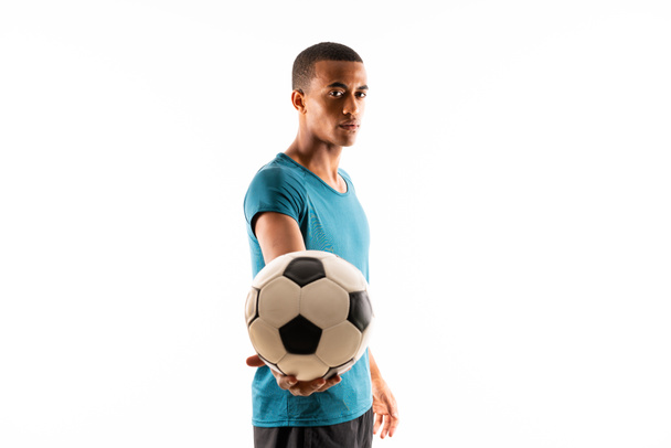 Afroamerický fotbalista, muž na izolovaném bílém pozadí - Fotografie, Obrázek