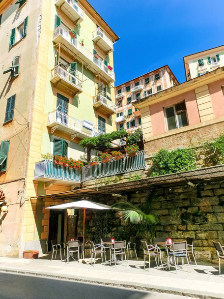 Colorful buildings and beach at Camogli on sunny summer day, Lig - 写真・画像