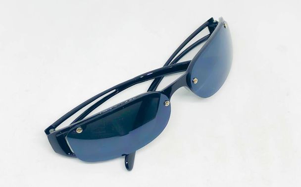 Auswahl an Sonnenbrillen, weißer Hintergrund - Foto, Bild