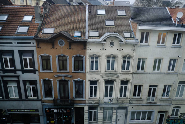 Vista de pisos residenciales en Bruselas, Bélgica el 2 de diciembre de 2019
 - Foto, imagen