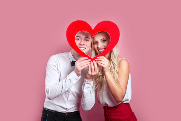 Man with her girlfriend celebrating valentines day - Foto, imagen