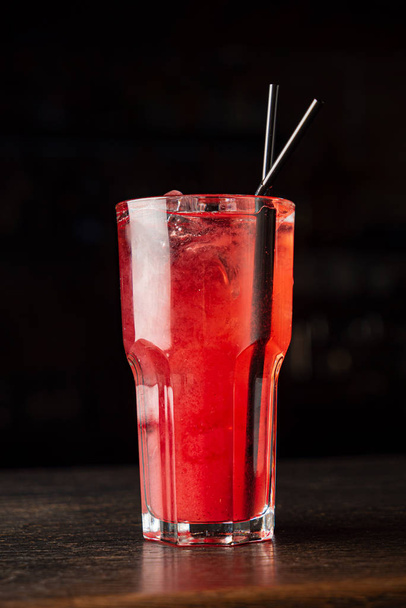 tasty cocktail in the bar - Фото, изображение