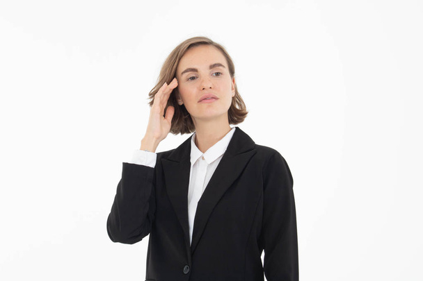 Portret van jonge zakenvrouw op witte geïsoleerde achtergrond. - Foto, afbeelding