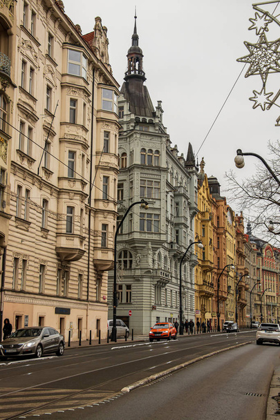 Rakennukset tiellä Prahassa
 - Valokuva, kuva