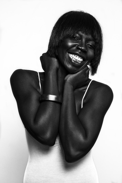 Preto Africano jovem modelo de moda sexy sorrindo rindo
 - Foto, Imagem