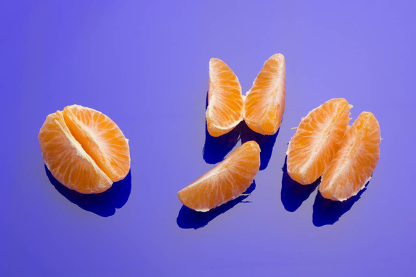 Frutta dolce alla buccia d'arancia mandarina della famiglia degli agrumi
. - Foto, immagini