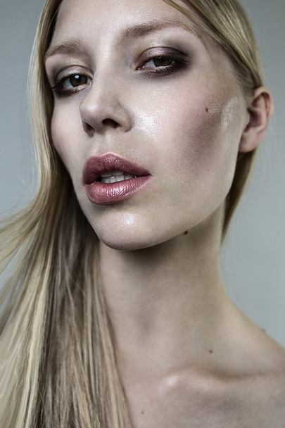 Exceptional beautiful blond young girl fashion model portrait close up - Φωτογραφία, εικόνα