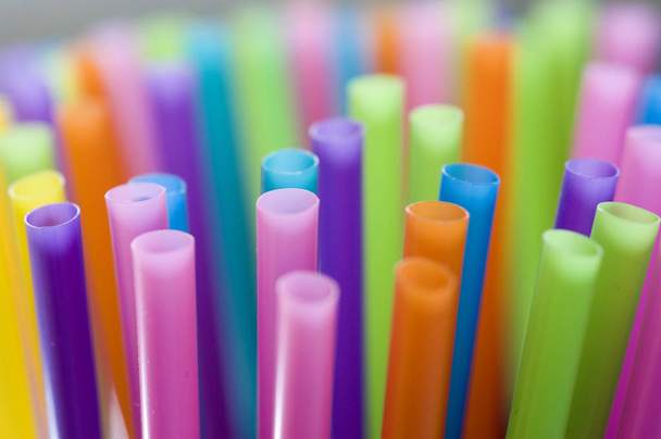 round plastic cocktail straws  - Φωτογραφία, εικόνα