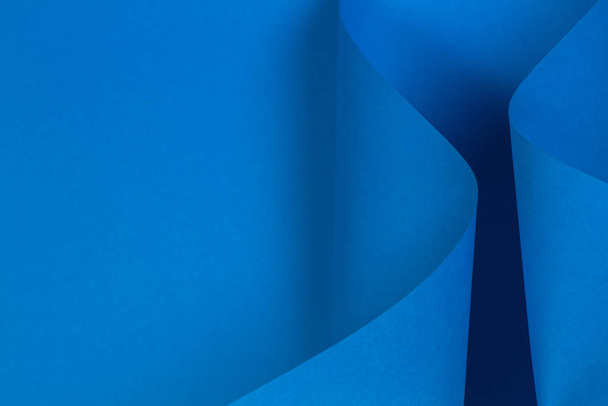 Abstrakte geometrische Form pastellrosa und blauer Papierhintergrund - Foto, Bild