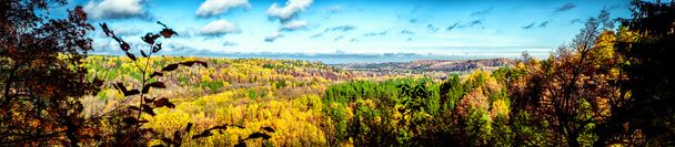 Picturesque panoramic view of autumn landscape in Sigulda - Foto, Bild