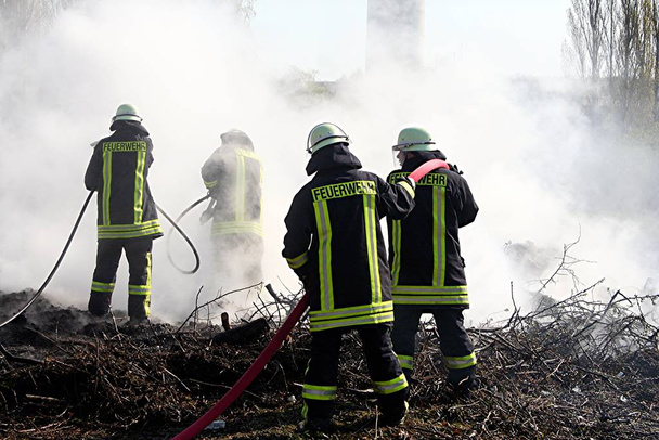 firefighters in the fire - Fotoğraf, Görsel