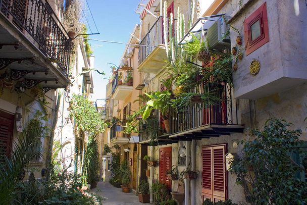 Narrow street of Old Town in Monreale, Sicily, Italy - Fotó, kép