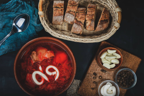 perinteinen kansallinen ruokalaji Ukrainan - borsch
 - Valokuva, kuva