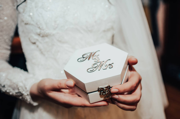 Sr. y Sra. Box para anillos
 - Foto, Imagen