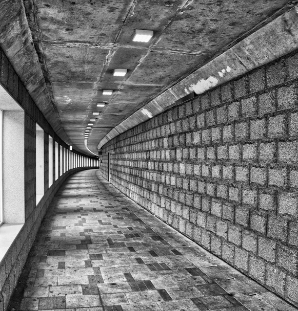 Tunel miejski w Seulu, Monochromatyczne fotografie - Zdjęcie, obraz