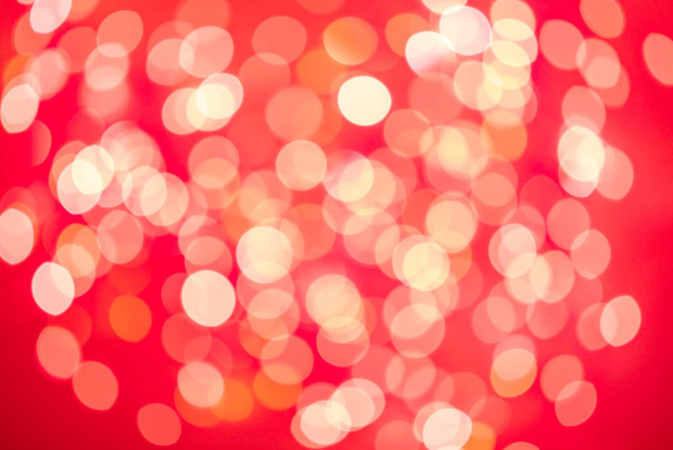 Fantasie abstracte futuristische duotone rode achtergrond met pastel bokeh lichten, met kopieerruimte ideaal voor tekst, gebruik horizontaal, verticaal of gesneden voor banner - Foto, afbeelding