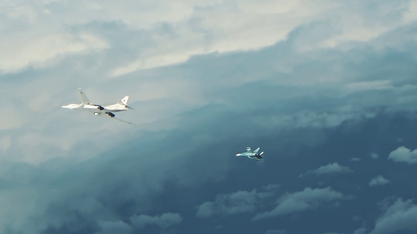Due aerei a destra
 - Filmati, video